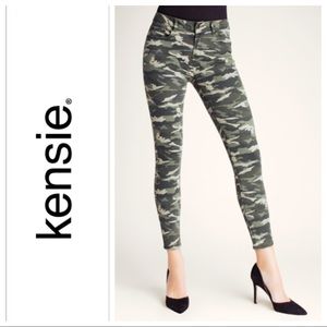 NWT Kensie Camo Skinny Jeans Size 10/30